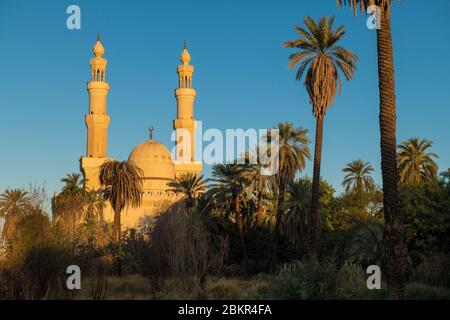 Ägypten, Oberägypten, Niltal, Assuan, die 2 Minarette von El-Tabia Moschee Stockfoto