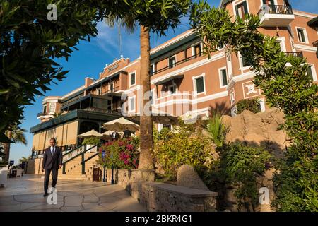 Ägypten, Oberägypten, Niltal, Assuan, das Sofitel Legend Old Cataract Hotel vor der Insel Elephantine Stockfoto