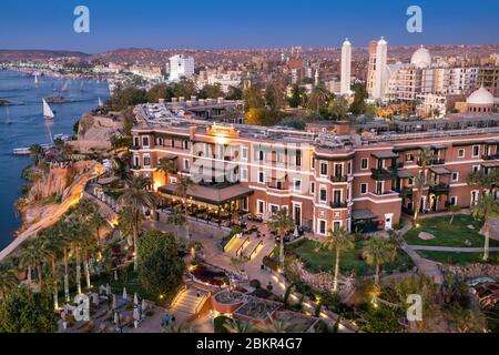 Ägypten, Oberägypten, Niltal, Assuan, das Sofitel Legend Old Cataract Hotel vor der Insel Elephantine Stockfoto