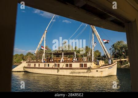 Ägypten, Oberägypten, Niltal, Esna, die Ankh1 dahabieh Segeln auf dem Nil zwischen Luxor und Assuan Stockfoto