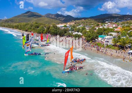 Frankreich, Martinique, Baie du Diamant, yole ronde de Martinique, am Strand vor dem Rennen um die Inschrift auf das immaterielle Erbe der UNESCO (Luftaufnahme) Stockfoto