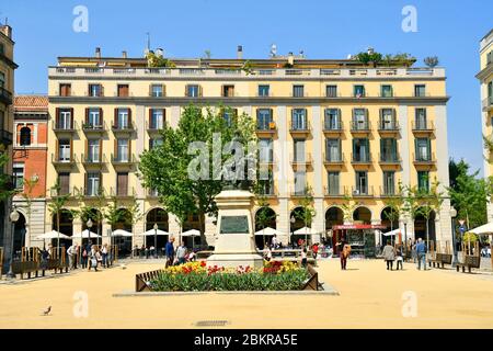 Spanien, Katalonien, Costa Brava, Girona, Pla?a de la Independencia (Platz der Unabhängigkeit) Stockfoto