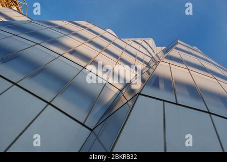 Curved Glass IAC Building, 555 West 18th Street, New York, NY, USA von Frank Gehry Stockfoto