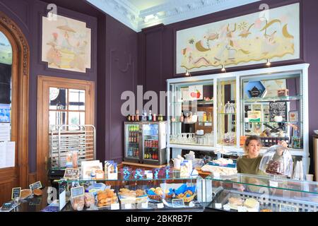 Frankreich, Haute Vienne, Limoges, Rue Adrien Dubouche, EIN niederes Paradies, Fast Food und lokale Spezialitäten Stockfoto