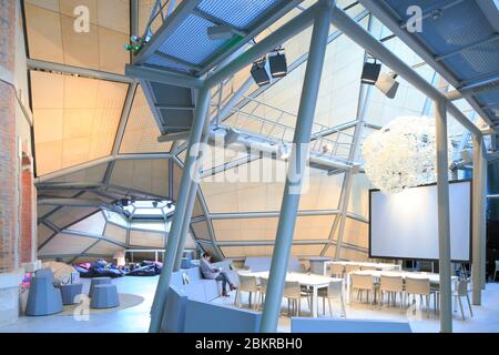 Frankreich, Loiret, Orleans, FRAC (Regional Contemporary Art Fund) Centre Val de Loire, Gebäude der Architekten Jakob + MacFarlane (2013) Stockfoto