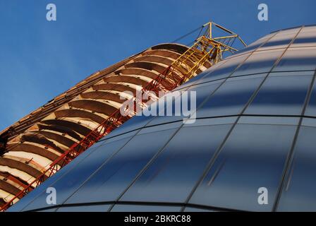 Curved Glass IAC Building, 555 West 18th Street, New York, NY, USA von Frank Gehry Stockfoto