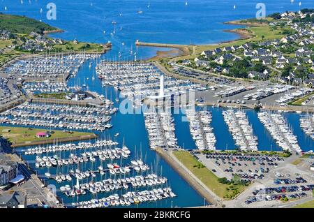 Frankreich, Morbihan, Arzon, Pointe de Kerpenhir, Le Crouesty Marina (Luftbild) Stockfoto