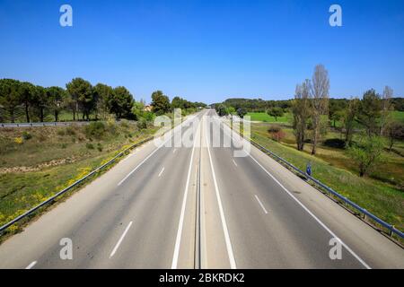 Frankreich, Bouches du Rhone, Aix en Provence, Covid 19 oder Coronavirus-Blockierung, Venelles, Autobahn A51 während der COVID 19-Krise im April 2020, Sperrzeit Stockfoto