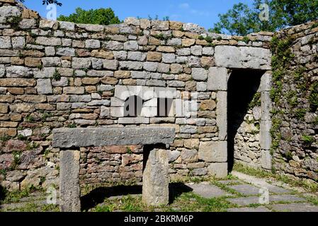 Frankreich, Doubs, Montfaucon, mittelalterliche Burg, Ruinen, Kirche Stockfoto