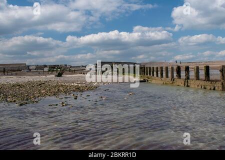 Blick auf den Strand an der Südküste Englands bei Climping. Stockfoto