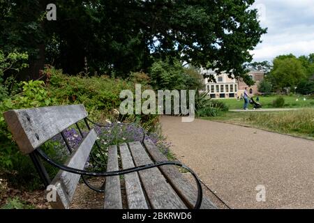 LONDON - JULI 2019: Walpole Park, ein großer öffentlicher Park von Pitzhanger Manor in Ealing, West London Stockfoto