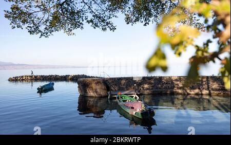 Frankreich, Haute-Savoie, Richtung Nernier, kleiner Fischerhafen mit Booten Stockfoto