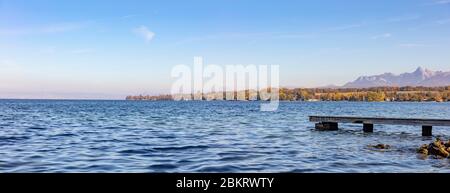 Frankreich, Haute-Savoie, Richtung Nernier, Ponton auf dem Lake Leman Stockfoto