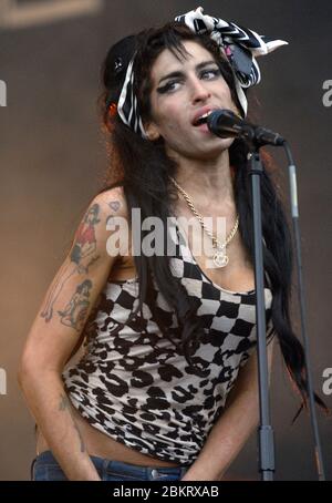 Amy Winehouse auf der Bühne des V Festival Weston Park in Shropshire am 16. August 2008 Bild von Simon Hadley Stockfoto
