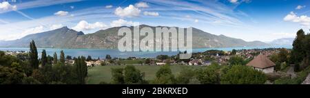 Frankreich, Savoie, Lac du Bourget, Aix-les-Bains, Riviera der Alpen, Panorama des Lac du Bourget, Blick auf den Dent du Chat Stockfoto