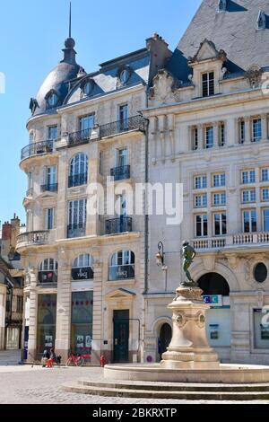 Frankreich, Cote d'Or, Dijon, COVID-19 (oder Coronavirus) Sperrung, Gebiet als Weltkulturerbe der UNESCO, Place Francois Rude Stockfoto