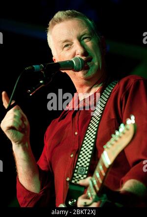 Billy Bragg auf der Bühne beim Moseley Folk Festival in Birmingham, England, am 4. September 2011. Bild von Simon Hadley Stockfoto