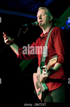 Billy Bragg auf der Bühne beim Moseley Folk Festival in Birmingham, England, am 4. September 2011. Bild von Simon Hadley Stockfoto