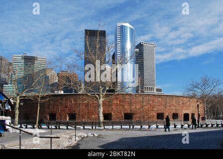 Red Brick Wall Schroder Building One Battery Park Plaza Lower Manhattan 17 State Street, New York, NYC USA von Emery Roth and Sons Stockfoto