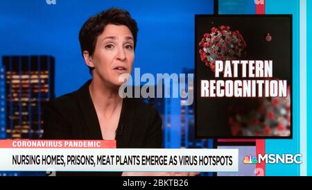 New York, New York, USA. Mai 2020. Ein Bildschirmschnapper von RACHEL MADDOW, die von MSNBC über die COVID-19 Pandemie auf der Rachel Maddow Show berichtet. Kredit: Brian Cahn/ZUMA Wire/Alamy Live News Stockfoto