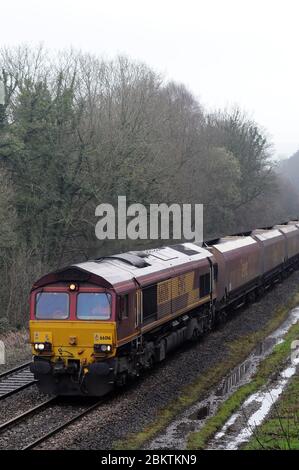 66016 geht in Richtung Trefforest Station mit einem Aberthaw Power Station - Tower Colliery arbeiten. Stockfoto