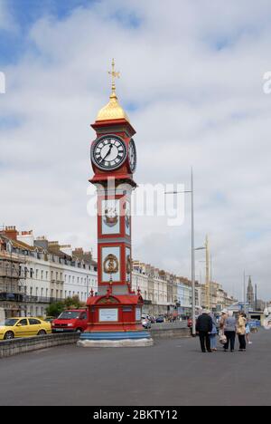 Clock Tower an der Promenade von Weymouth, Dorset, England, errichtet, um das Jubiläum der Regierungszeit von H M Königin Victoria im Jahr 1887 zu gedenken. Stockfoto