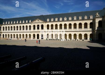 Der Ehrenhof des Hotel National des Invalides.Paris.Frankreich Stockfoto