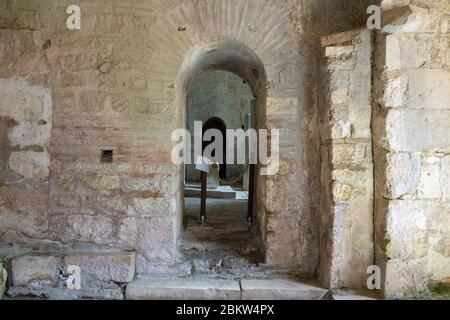 Das Innere der antiken byzantinischen griechischen Kirche des Heiligen Nikolaus des Wundertäters befindet sich in der modernen Stadt Demre, Provinz Antalya, Türkei Stockfoto