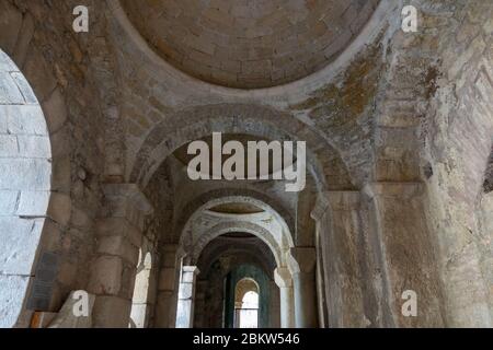 Das Innere der antiken byzantinischen griechischen Kirche des Heiligen Nikolaus des Wundertäters befindet sich in der modernen Stadt Demre, Provinz Antalya, Türkei Stockfoto