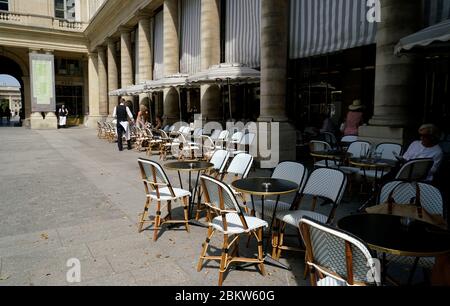 Le Nemours Cafe in Place Colette beim Palais-Royal.Paris.Frankreich Stockfoto