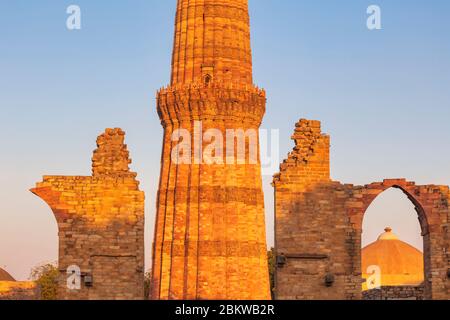 Qutb Minar Minarett, 13. Jahrhundert, Qutb Minar Komplex, Delhi, Indien Stockfoto