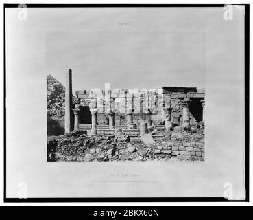 Ile de Fîleh (Philae) - édifice du sud et partie de la colonnade occidentale vus du Point V - Félix Teynard. Stockfoto