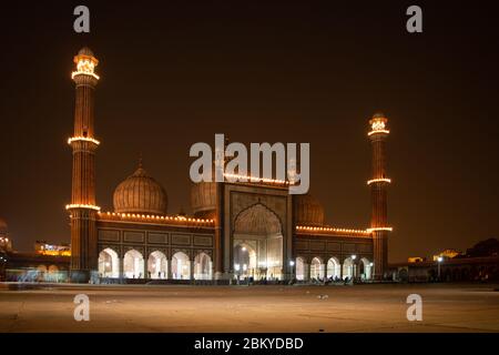 Leere Jama Masjid in Neu Delhi, Indien am verheißungsvollen Tag von Eid. Ramadan 2020 / Keine Personen / Jama Masjid in der Nacht vor Sehri / Ramzan Stockfoto