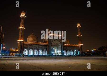 Leere Jama Masjid in Neu Delhi, Indien am verheißungsvollen Tag von Eid. Ramadan 2020 / Keine Personen / Jama Masjid in der Nacht vor Sehri / Ramzan Stockfoto