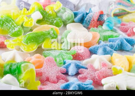 Farbe weiche Marmelade Set. Mehrfarbige Kaubonbons. Obst Aromen. Draufsicht Tapete close up Stockfoto