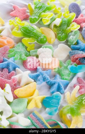Farbe weiche Marmelade Set. Mehrfarbige Kaubonbons. Obst Aromen. Draufsicht Tapete close up Stockfoto