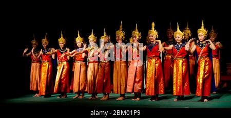 Ballerinas vom Königlichen Balletttheater in Luang Prabam (Laos) Stockfoto