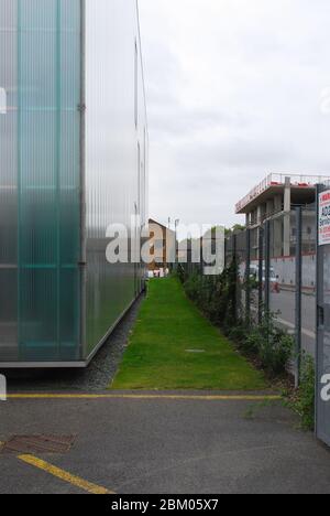 2000S Translucent Polycarbonate Cladding Laban Centre, King Charles Court, Greenwich Peninsula, London SE10 9JF von Herzog & de Meuron Stockfoto