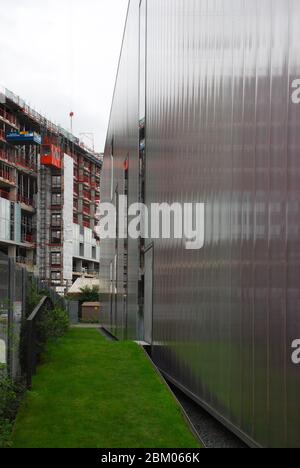 2000S Translucent Polycarbonate Cladding Laban Centre, King Charles Court, Greenwich Peninsula, London SE10 9JF von Herzog & de Meuron Stockfoto