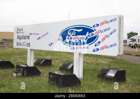 Blanquefort Bordeaux, Aquitaine/ Frankreich - 06 14 2018 : Arbeiter im US-amerikanischen Autofabrikwerk Ford Blanquefort demonstrieren gegen den zukünftigen Standort Closu Stockfoto