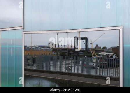 2000S Translucent Polycarbonate Cladding Laban Centre, King Charles Court, Greenwich Peninsula, London SE10 9JF von Herzog & de Meuron Stockfoto