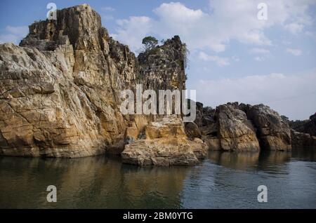 Narmada Fluss zwischen Marble Rocks, Jabalpur, Madhya Pradesh/Indien Stockfoto