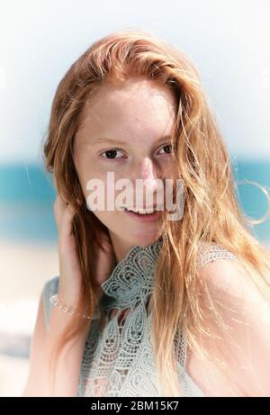 Venedig, Italien. September 2016. Schauspielerin Ekaterina Gafurova, die im Emir Kusturica-Film "On the Milky Road" anwesend ist, posiert im Hotel Excelsior Stockfoto