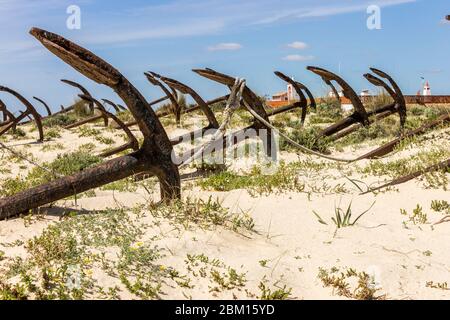 Tavira, Portugal. Der Cemiterio das Ancoras (Ankerfriedhof), ein wichtiges Wahrzeichen am Strand Praia do Barril auf der Insel Ilha de Tavira Stockfoto