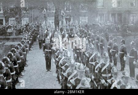 Viktorianische Kasernen, Soldaten auf Parade, Großbritannien Stockfoto