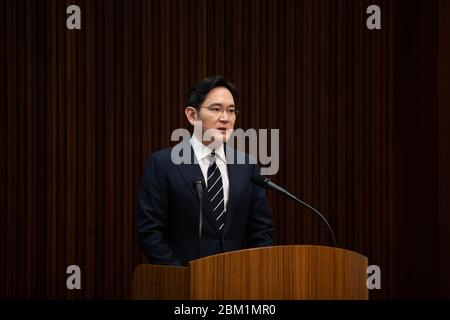 Seoul, Südkorea. Mai 2020. Jay Y. Lee, Co-Vice Chairman von Samsung Electronics Co., spricht während einer Pressekonferenz in Seoul, Südkorea, am Mittwoch, 6. Mai 2020. (Foto: SeongJoon Cho/Pool/Sipa USA) Quelle: SIPA USA/Alamy Live News Stockfoto