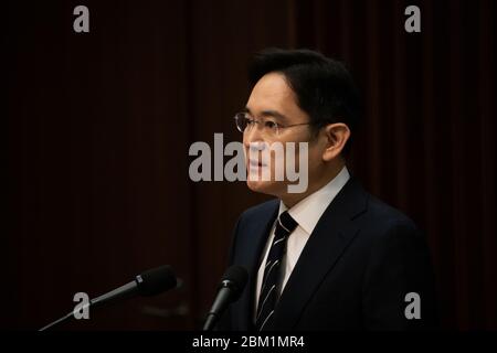 Seoul, Südkorea. Mai 2020. Jay Y. Lee, Co-Vice Chairman von Samsung Electronics Co., spricht während einer Pressekonferenz in Seoul, Südkorea, am Mittwoch, 6. Mai 2020. (Foto: SeongJoon Cho/Pool/Sipa USA) Quelle: SIPA USA/Alamy Live News Stockfoto