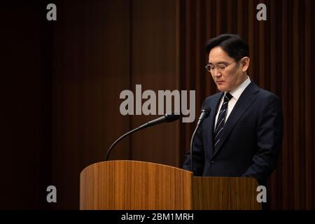 Seoul, Südkorea. Mai 2020. Jay Y. Lee, Co-Vice Chairman von Samsung Electronics Co., spricht während einer Pressekonferenz in Seoul, Südkorea, am Mittwoch, 6. Mai 2020. (Foto: SeongJoon Cho/Pool/Sipa USA) Quelle: SIPA USA/Alamy Live News Stockfoto