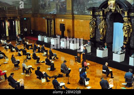 Hamburger Bürgerschaft Plenarsitzung um 06 Uhr. Mai 2020 im Rathaus. Stockfoto