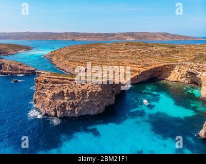 Blue Lagoon Comino Malta, kristallklaren Strand. Luftaufnahme Stockfoto